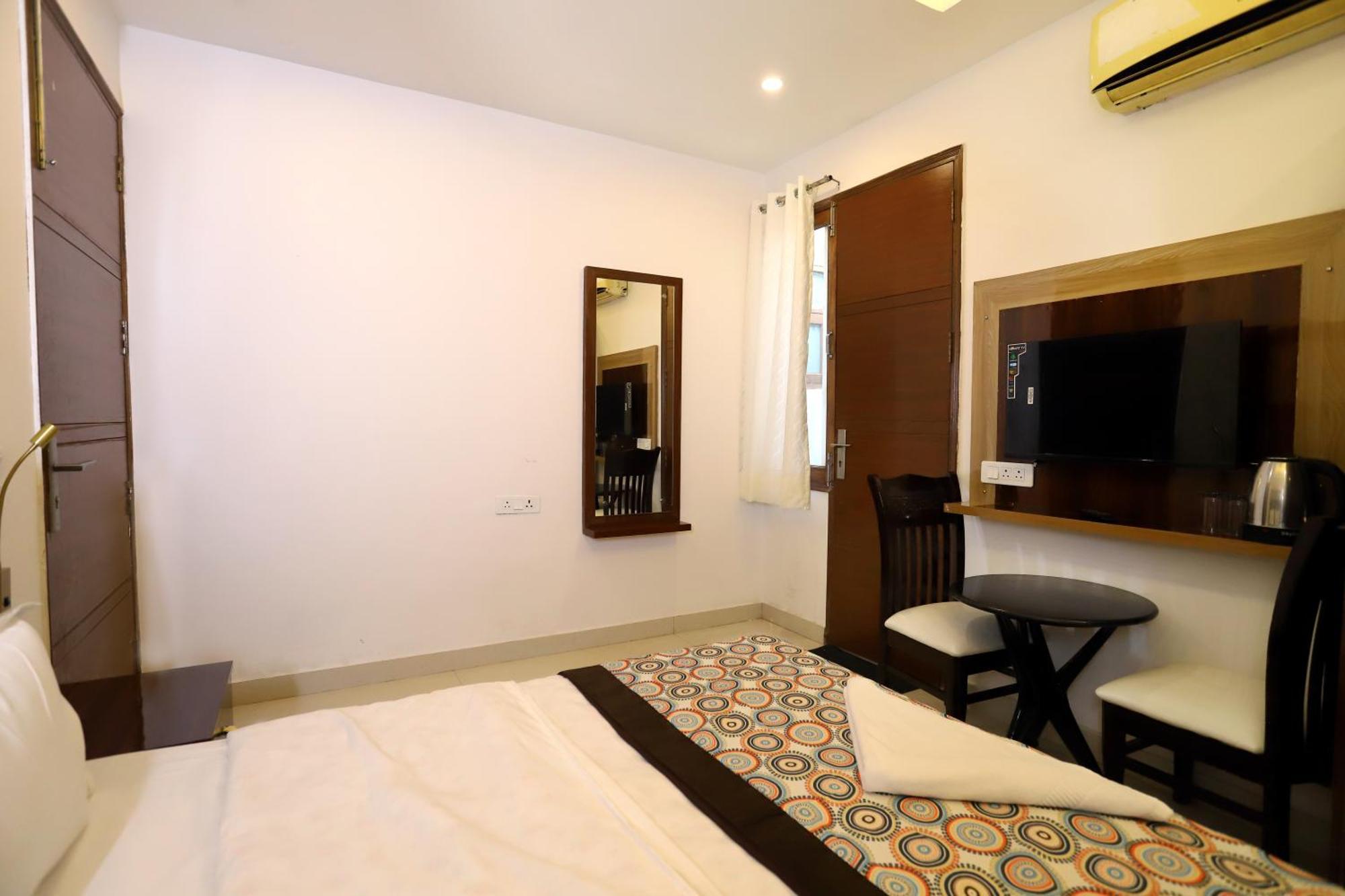 Vrindavan Guest House Nuova Delhi Esterno foto
